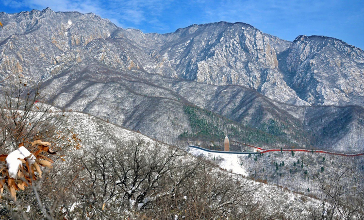 2021嵩陽煤機(jī)迎來初雪